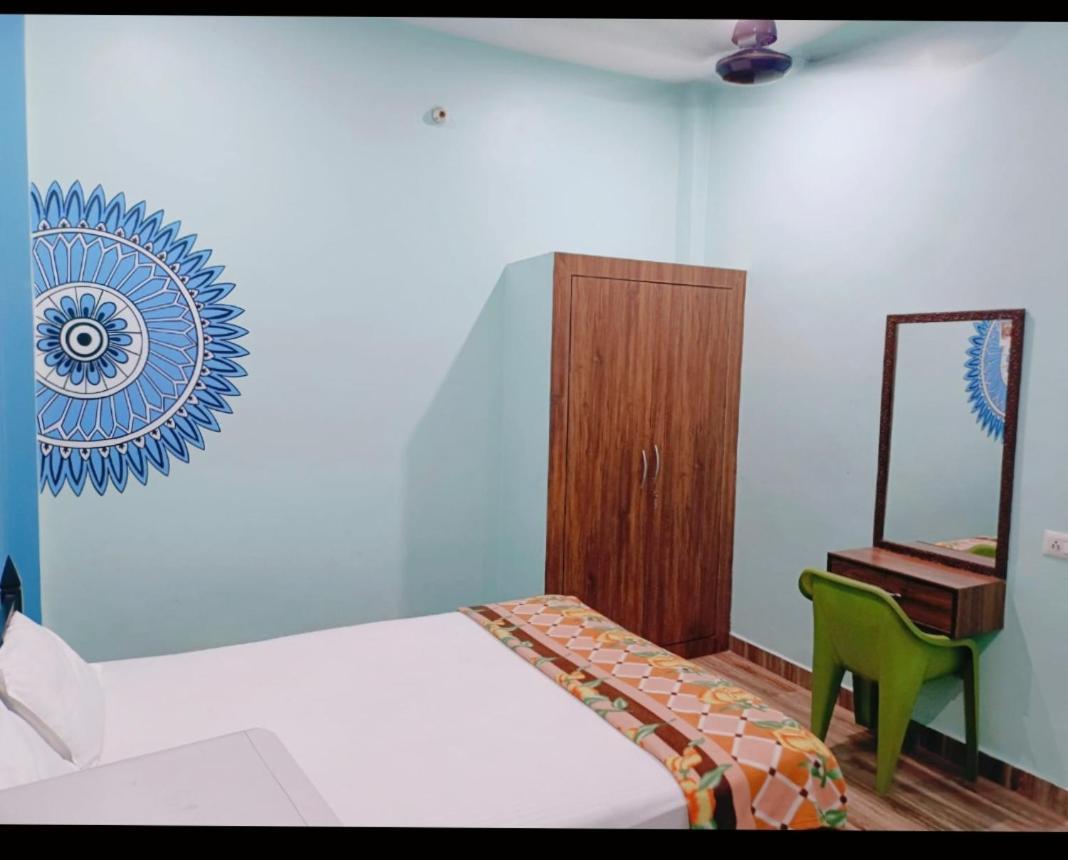 Lotus Paying Guest House Варанаси Экстерьер фото
