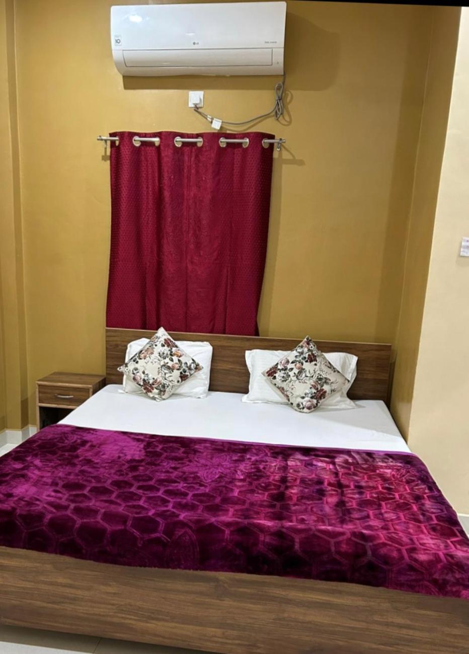 Lotus Paying Guest House Варанаси Экстерьер фото